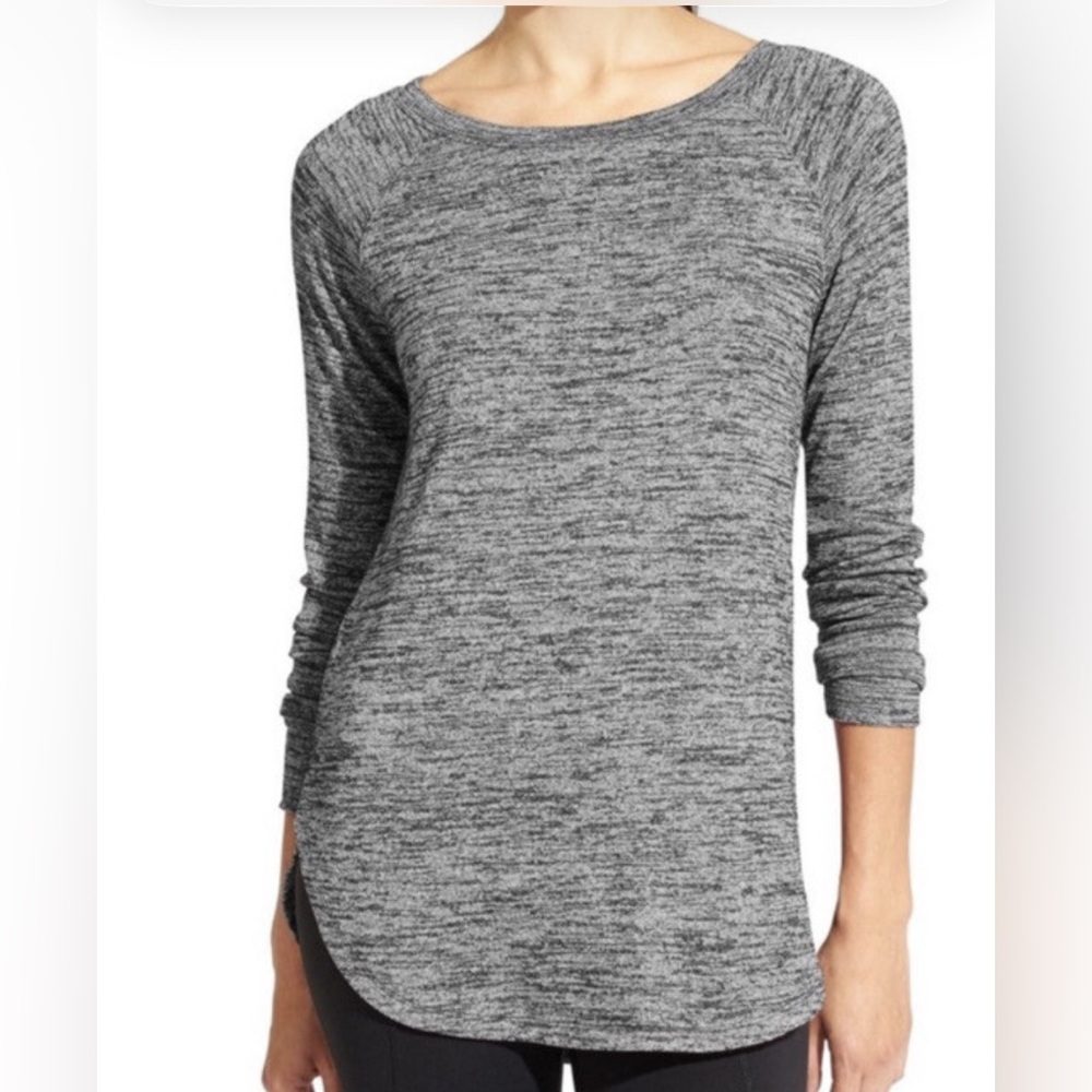 Athleta No Sweatin’ It Sharkbite Long Sleeve Shirt/sweater.‎  EUC